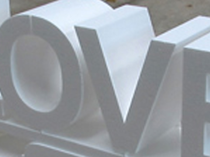 cortar letra isopor